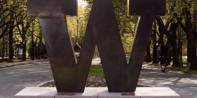 Photo of the bronze W scultpure marking the entrance to UW campus